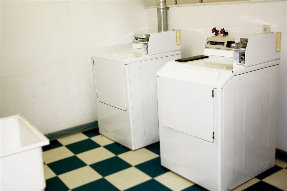 Lake City Motel Dartmouth Zewnętrze zdjęcie
