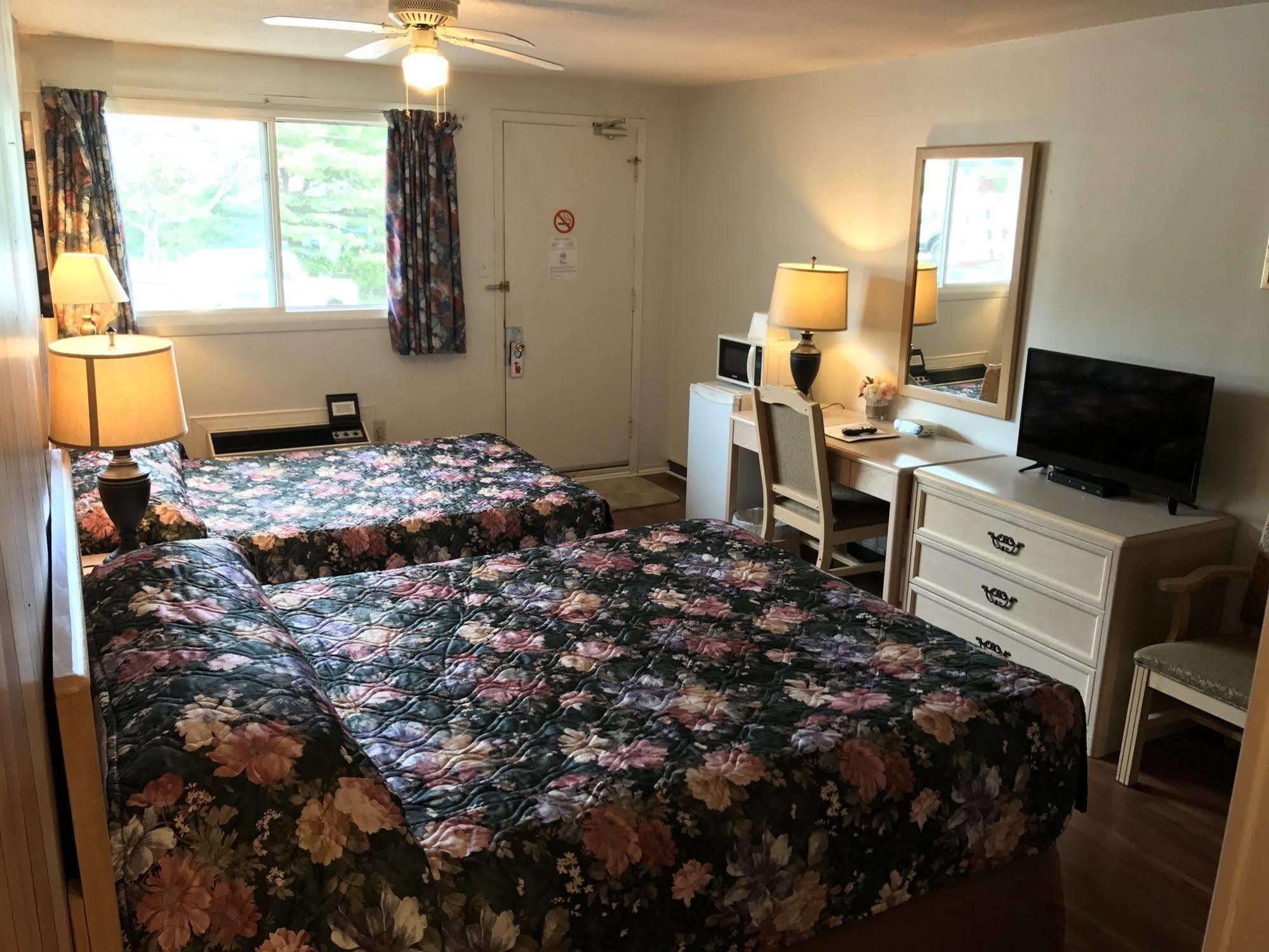 Lake City Motel Dartmouth Zewnętrze zdjęcie