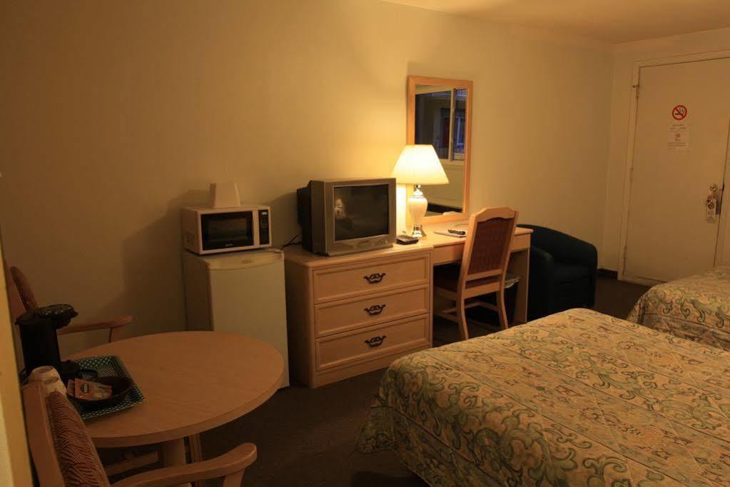 Lake City Motel Dartmouth Zewnętrze zdjęcie
