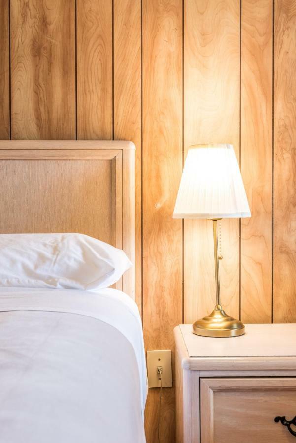Lake City Motel Dartmouth Zewnętrze zdjęcie