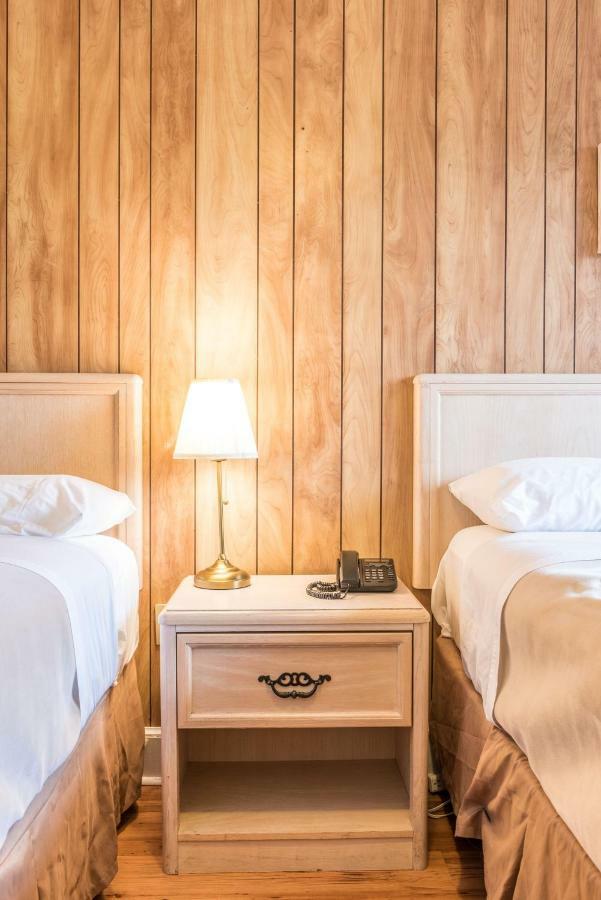 Lake City Motel Dartmouth Zewnętrze zdjęcie