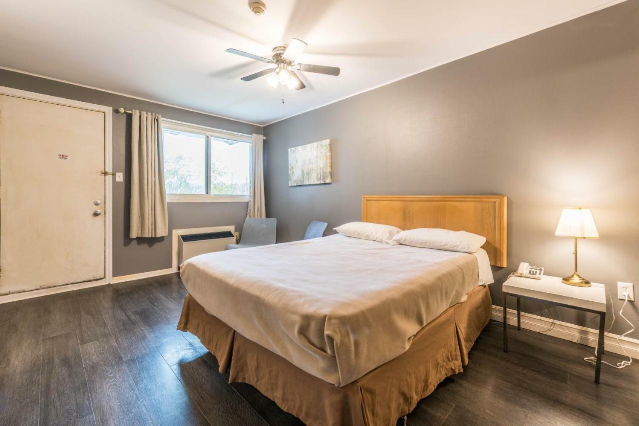 Lake City Motel Dartmouth Zewnętrze zdjęcie